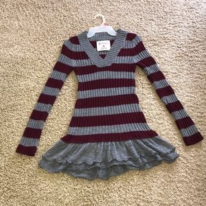 💡Red and gray striped sweater/long shirt dress